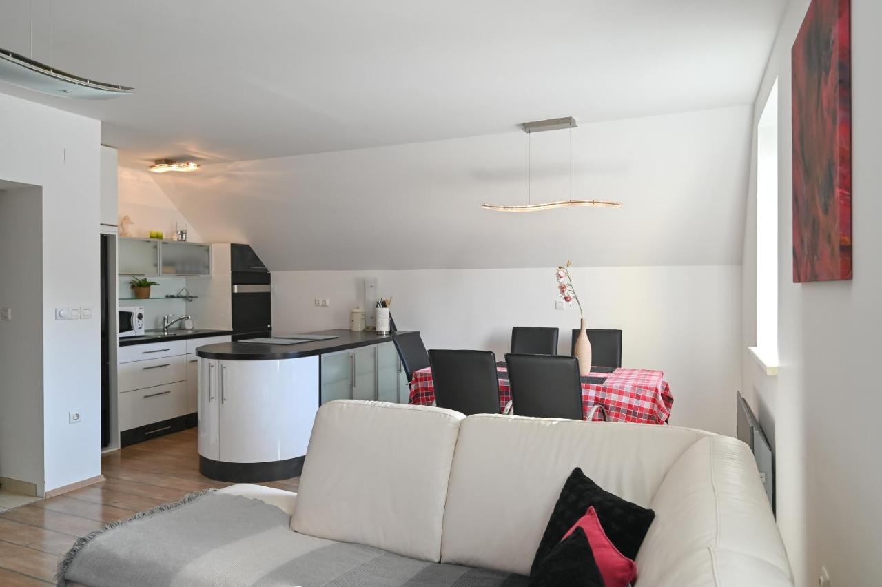 Apartment Stros With Private Sauna Kranjska Gora Bagian luar foto
